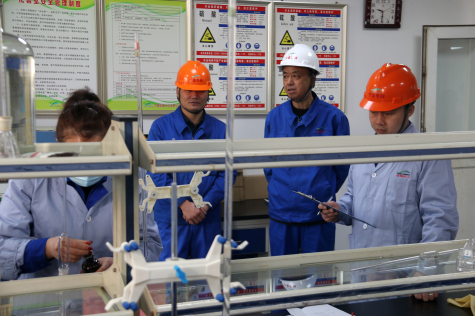 寧夏華御舉辦迎“三八”化學(xué)檢驗(yàn)工技能大賽