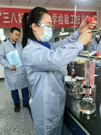寧夏華御舉辦迎“三八”化學(xué)檢驗(yàn)工技能大賽