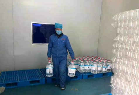 方舟制藥一線員工堅(jiān)守崗位 防疫情，保生產(chǎn)