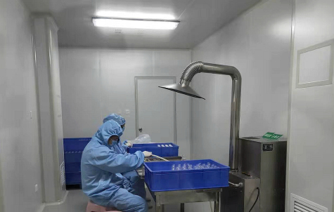 方舟制藥一線員工堅(jiān)守崗位 防疫情，保生產(chǎn)