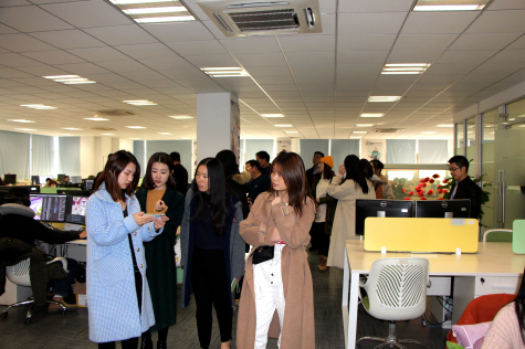 國(guó)內(nèi)主流媒體采訪團(tuán)來(lái)蘇化科技園采風(fēng)