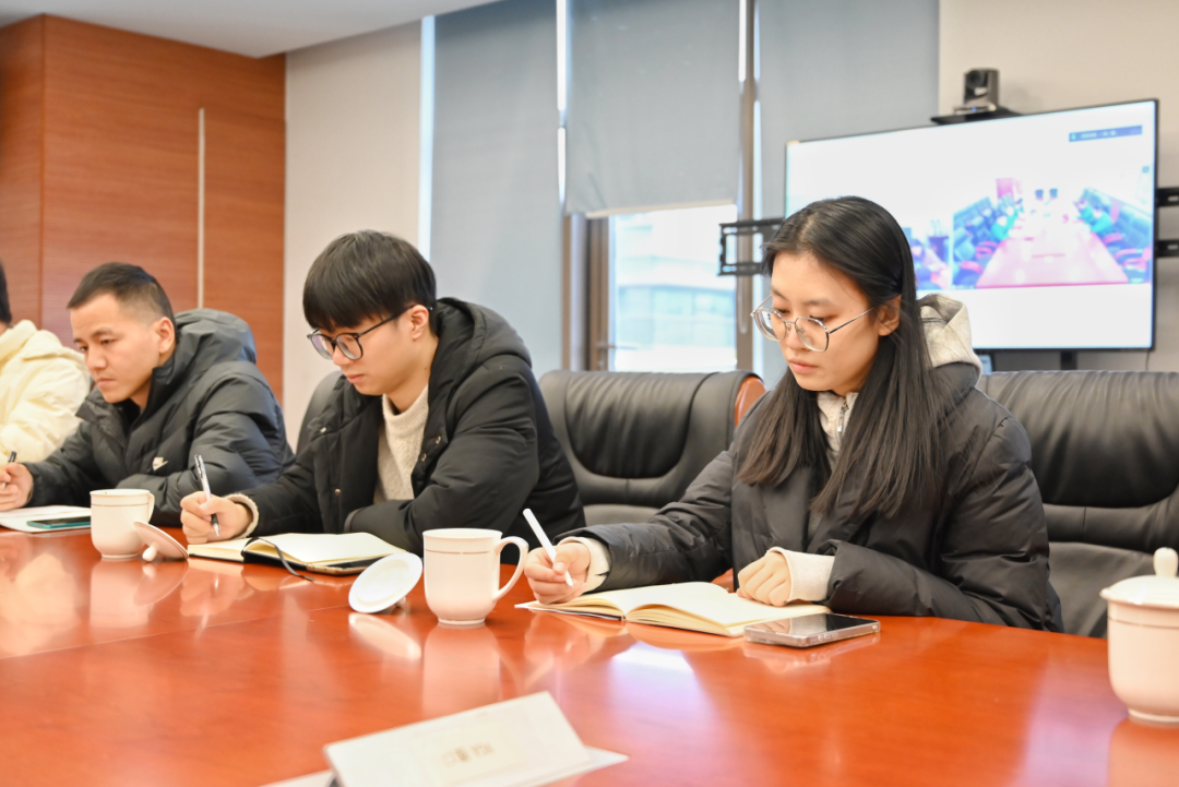 1740982839619568.png 640 (2).png